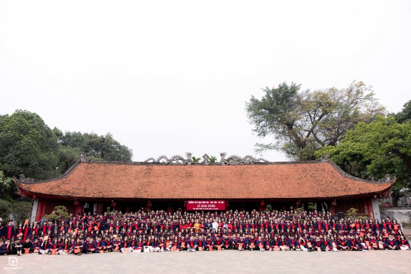 LỄ D&Acirc;NG HƯƠNG B&Aacute;O C&Ocirc;NG TẠI VĂN MIẾU QUỐC TỬ GI&Aacute;M D&Agrave;NH CHO HỌC SINH KHỐI 12 NI&Ecirc;N KH&Oacute;A 2022 -2025