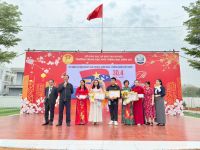 Khen thưởng Giáo viên đạt giải trong cuộc thi Giáo viên dạy giỏi Thành phố và Học sinh đạt giải trong Hội Thao  năm học 2024 - 2025