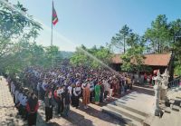 LỄ D&Acirc;NG HƯƠNG CỦA HỌC SINH KHỐI 12 TẠI ĐẾN THỜ THẦY CHU VĂN AN